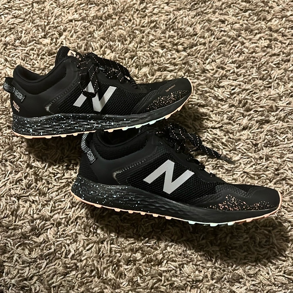 New Balance Tennie shoes 🎈4 -$5 items for $10🎈